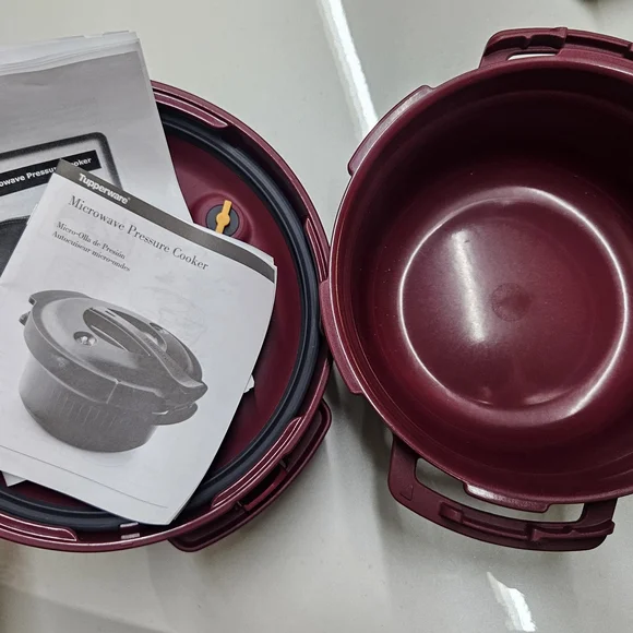 Tupperware Red Microwave Lid - Picture 2 of 3